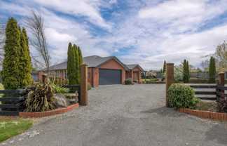 70 Stott Drive, Darfield