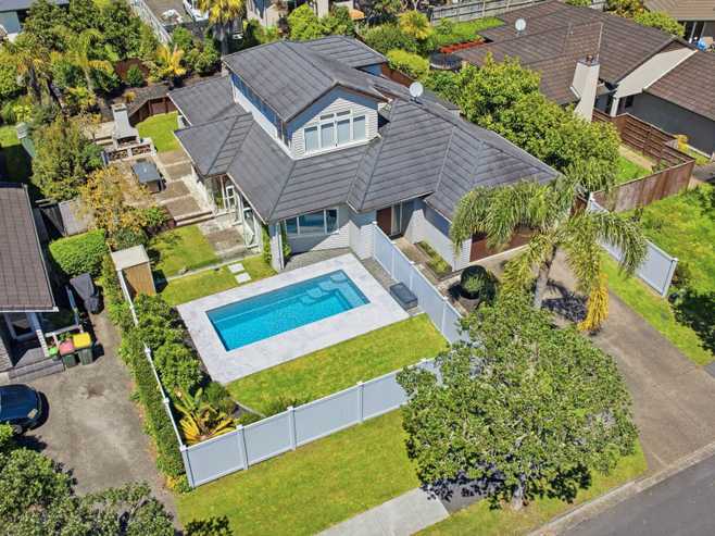 39  Admirals Court Drive, Greenhithe