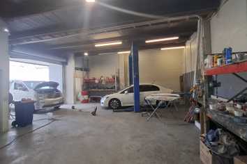 LIGHT INDUSTRIAL UNIT