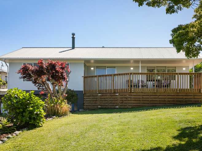 17 Pohutukawa Drive, Athenree
