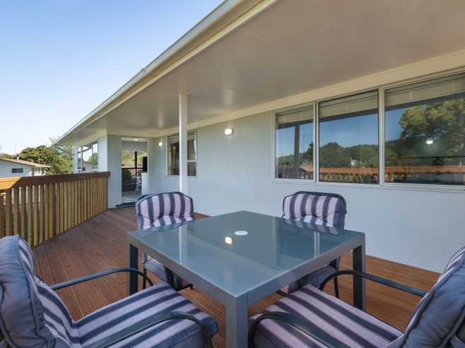 17 Pohutukawa Drive, Athenree