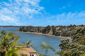 1 Vaughan Crescent, Murrays Bay