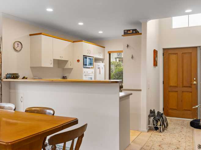 31 Lakeridge Close, Rangatira Park
