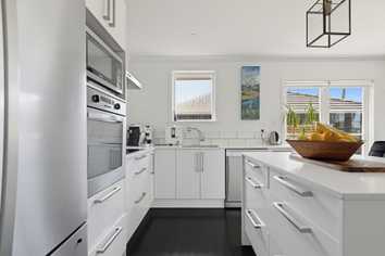 64 Christmas Road, Manurewa