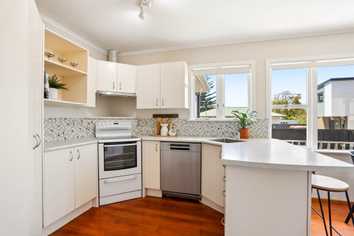90 Gloria Avenue, Te Atatu Peninsula
