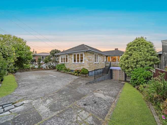 175 White Swan Road, Mount Roskill