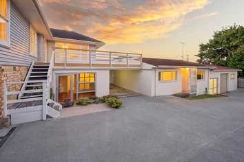82 & 82A Sunnybrae Road, Hillcrest