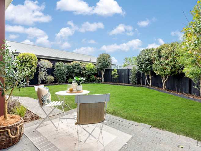 2/43 Alverston Street, Waterview