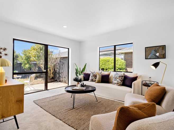 2/43 Alverston Street, Waterview