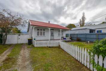 143 High Street North , Carterton