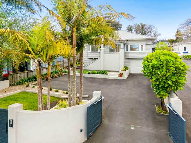 260 St Andrews Road, Epsom