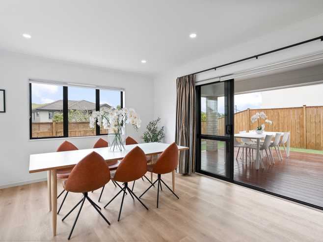 4 Singleton Avenue, Stonefields
