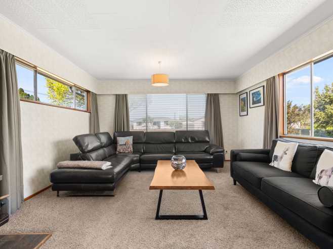 36 Costley Street, Carterton