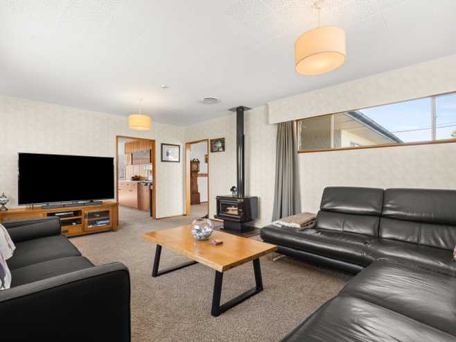 36 Costley Street, Carterton
