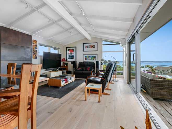 15 Tindalls Bay Road, Tindalls Beach