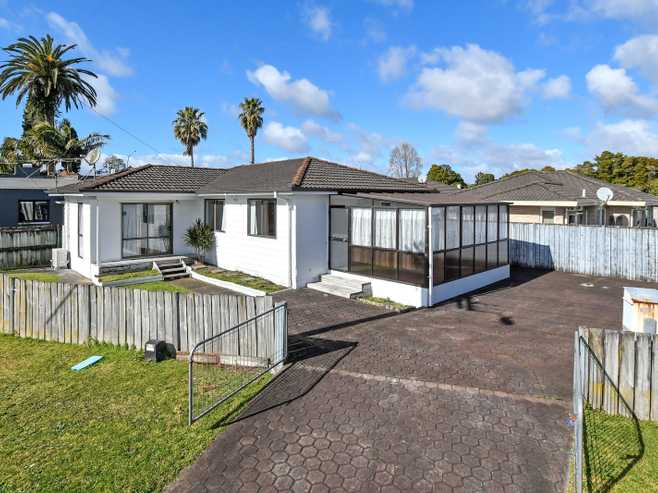 2/355 Great South Road, Papakura