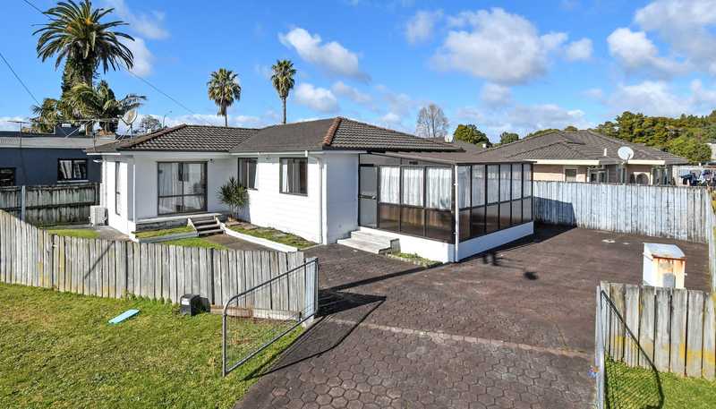 2/355 Great South Road, Papakura