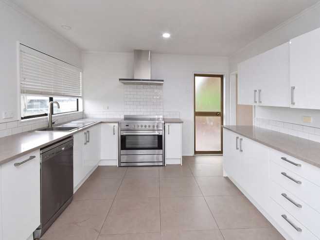 13 Millen Place, Clarks Beach