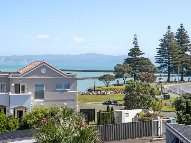 9/90 Customhouse Street, Gisborne
