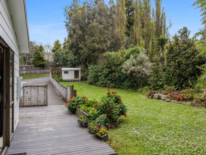 1/105 Brian Crescent, Stanmore Bay