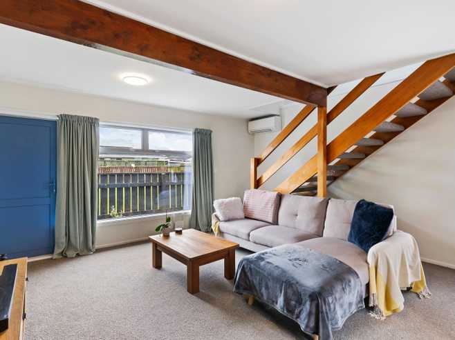 8/21 Islington Street, Trentham