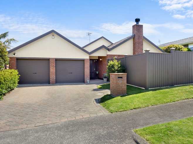 12 St Simon Place, Botany Downs