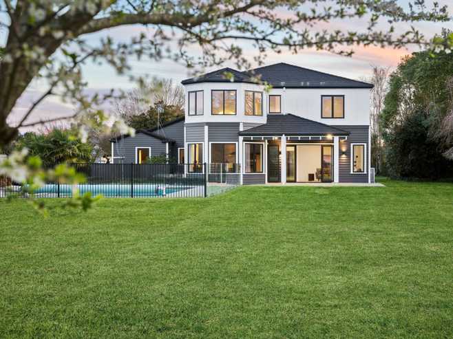 39 Cowley Drive, Leamington