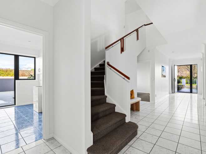 39 Cowley Drive, Leamington