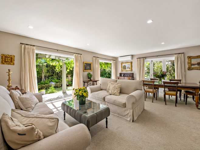 2/2 Kenny Road, Remuera