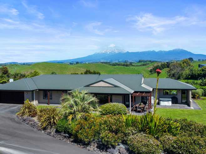 25 Eva Road, Ridgewood