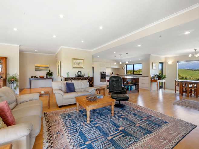 25 Eva Road, Ridgewood