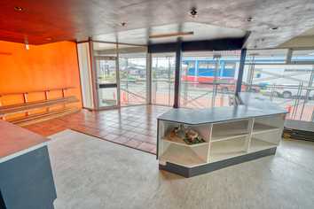 PUT YOUR BUSINESS FRONT AND CENTRE 