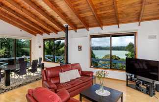 2A Marina Rise, Opua