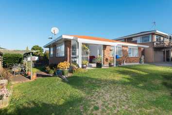 12a Shearman Grove, Avenues
