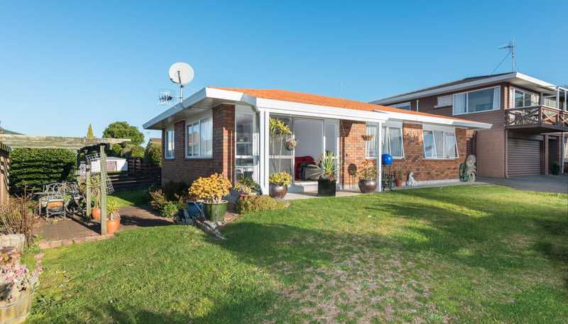 12a Shearman Grove, Avenues