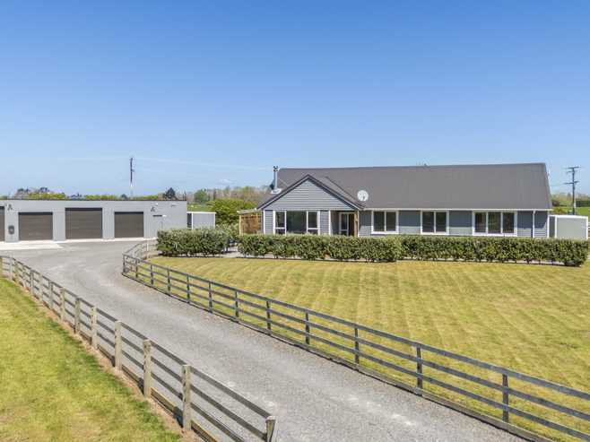 9 Brandon Hall Road, Bulls