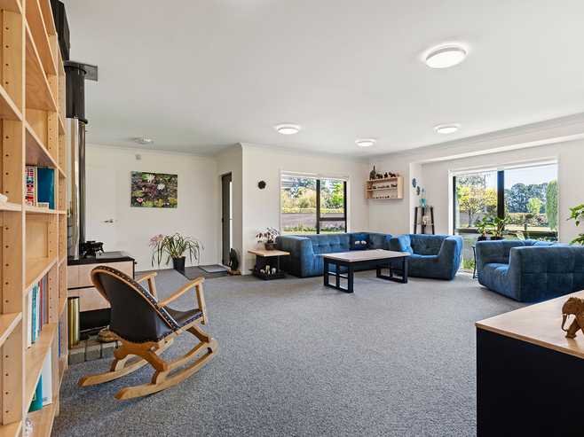 99 Lincoln Road, Carterton