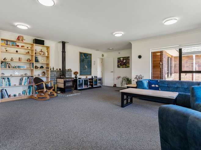 99 Lincoln Road, Carterton