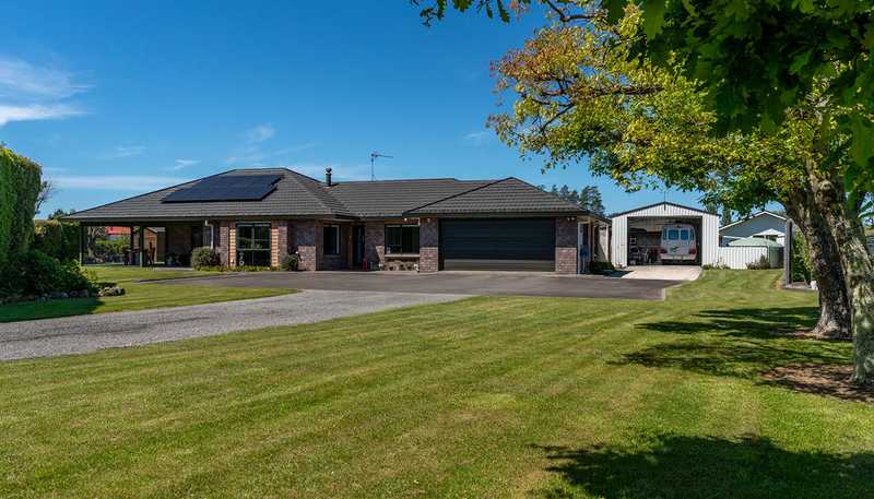 99 Lincoln Road, Carterton