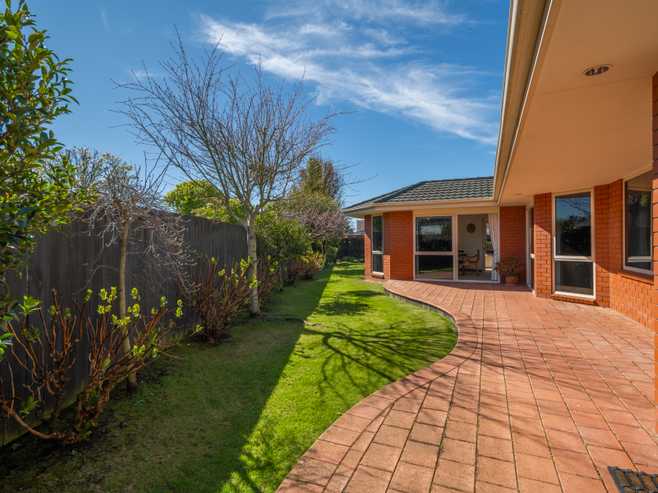 11 The Willows, Springlands