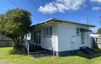 8 Robinson Avenue, Holdens Bay