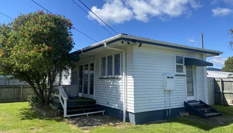 8 Robinson Avenue, Holdens Bay