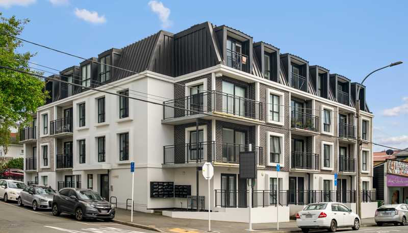 202/2 Colombo Street, Newtown