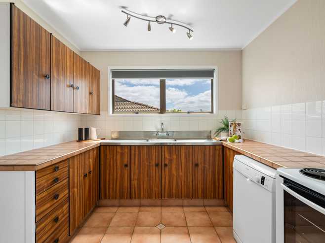 31 Amanda Avenue, Dinsdale