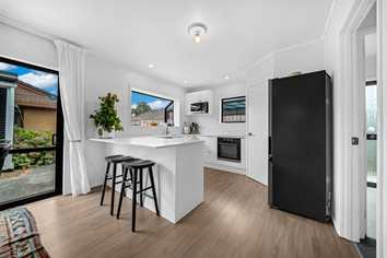 2/15 Berwyn Avenue, Takanini