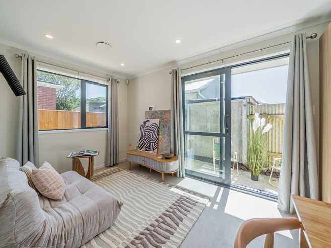 54A Compton Crescent, Taita