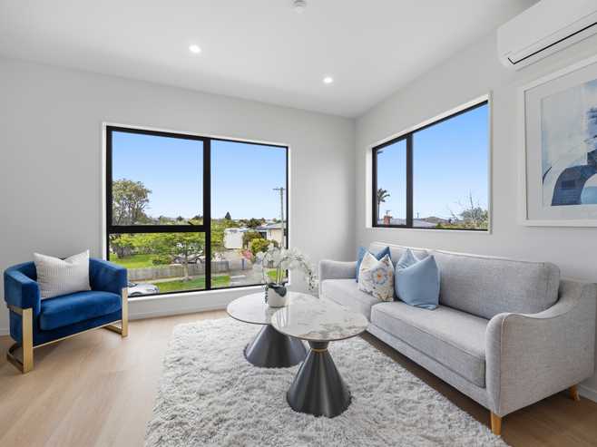 8/4 Blossom Lane, Manurewa