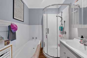 4/245 Kennedy Road, Onekawa
