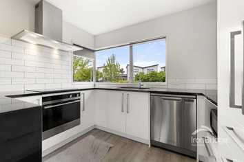 18 Menin Gate Crescent, Broomfield