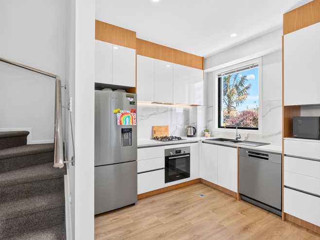 2/15 Tasman Avenue, MOUNT ALBERT